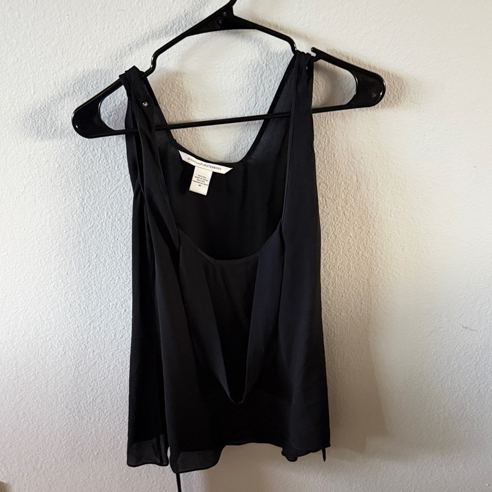 Diane Von Furstenberg Black Sleeveless V-Neck Chiffon Camisole